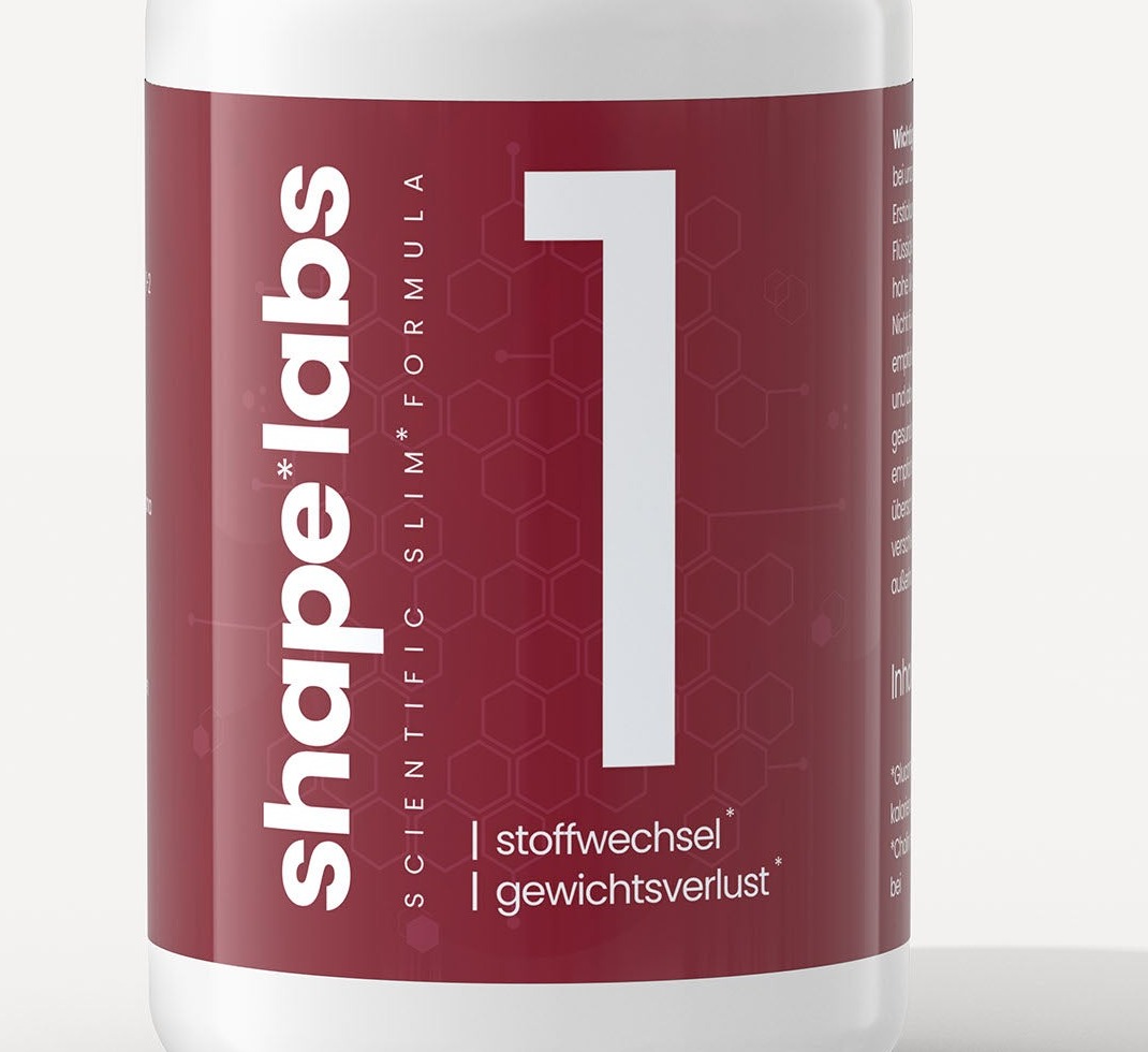 Nahaufnahme des echten shape labs ONE Etiketts mit Markenschriftzug und Verschlusskappe vor hellem Hintergrund